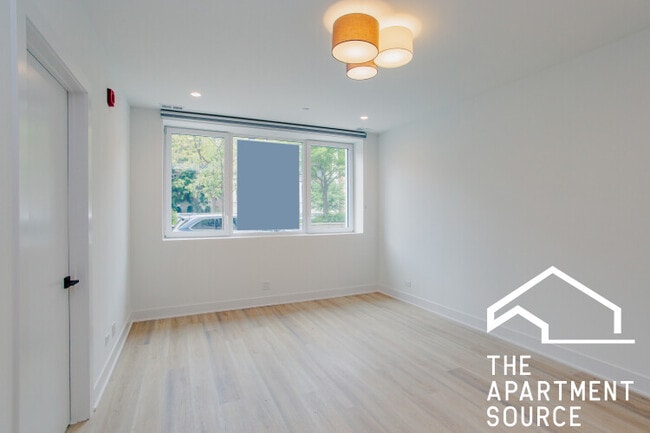 Photo - 3821 N Ashland Ave Unit 102