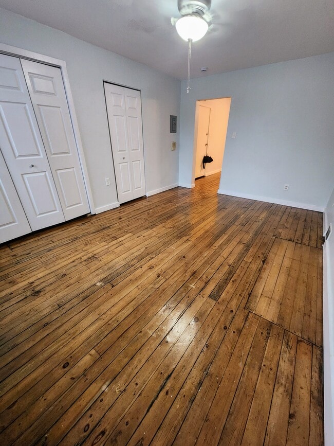 5233 Butler St Unit 2nd Floor