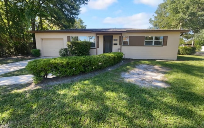 Building Photo - 2361 Leonid Rd Rental