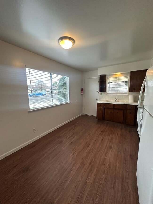 Photo - 220 Pollasky Ave