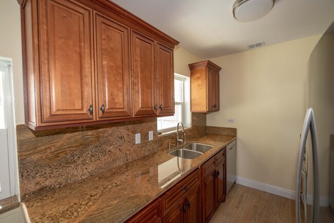 Building Photo - 619 Guild Dr