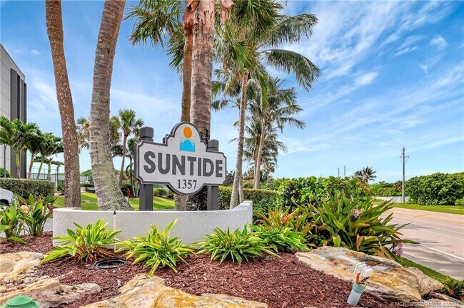 Photo - 1357 NE Ocean Blvd Unidad 312 Rental