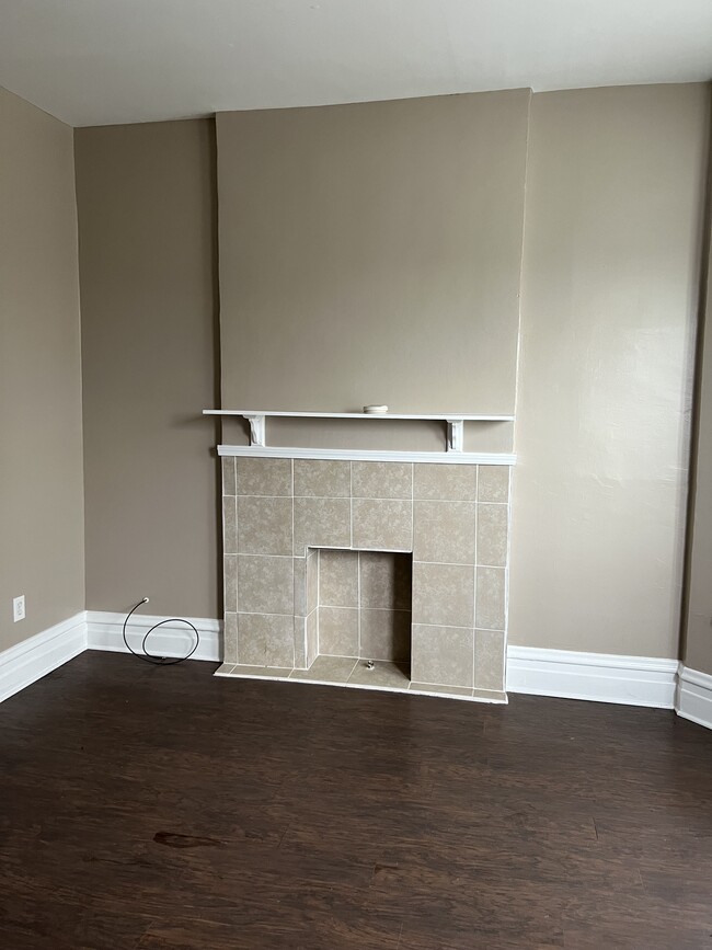 Building Photo - 5823 S Wabash Ave Unit 2 Rental