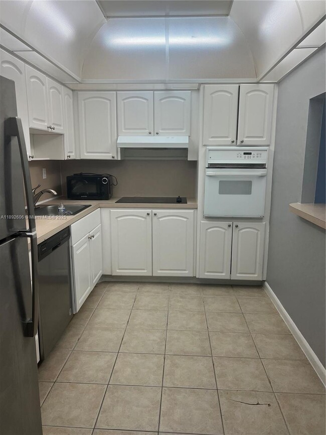 Building Photo - 19380 Collins Ave Unit 1503