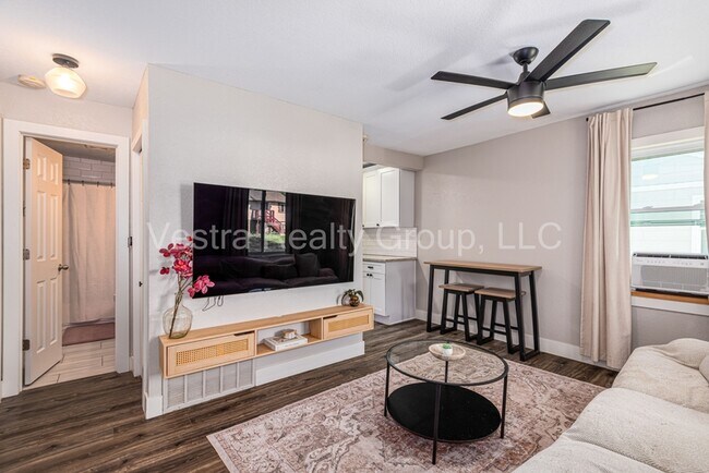 Photo - 1176 Xenia St