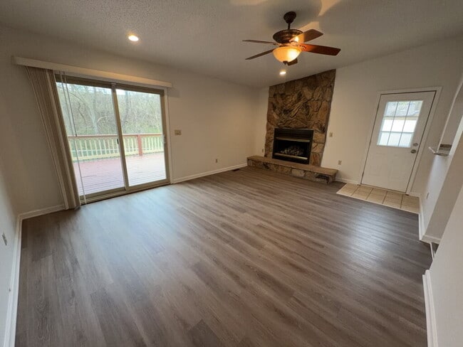 Photo - 5754 Nightingale Ct