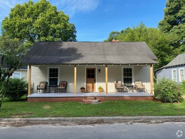 Building Photo - 317 E Wilson Ave Rental