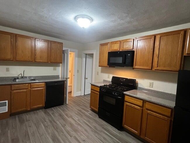 Building Photo - 297 Nahant Rd Unit 10