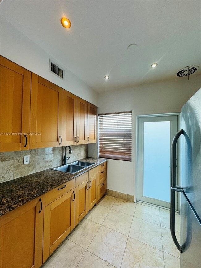 Photo - 1905 Calais Dr Unit 5