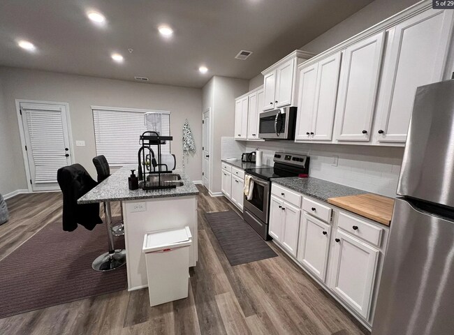 Photo - 1057 Bayrose Cir