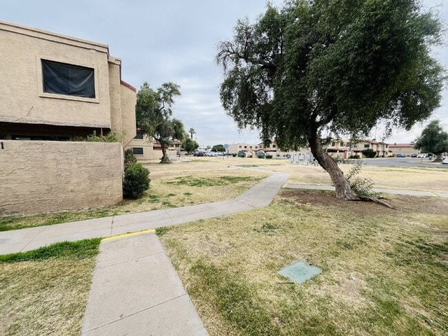 Photo - 5041 N 40th Ave