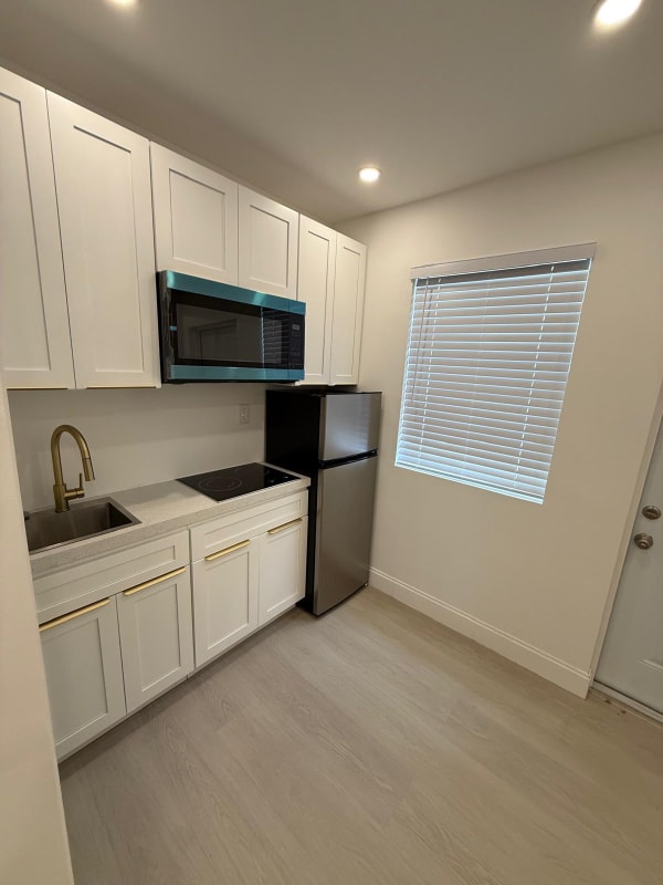 Building Photo - 2175 NE 170th St