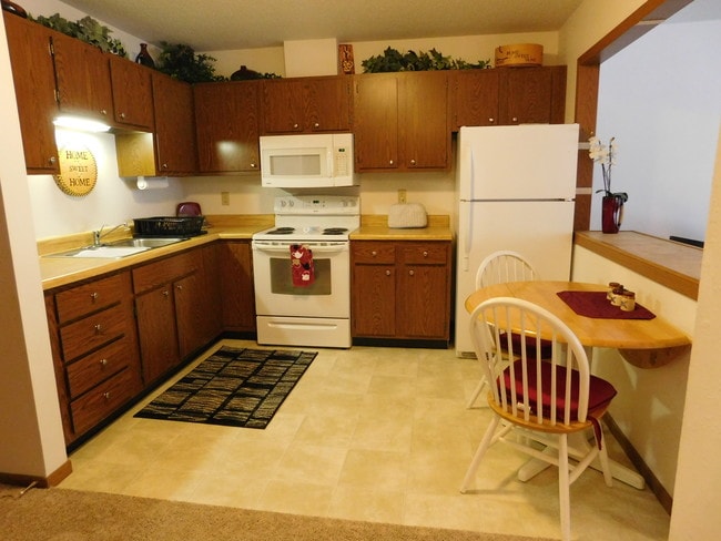 Spacious-Gorgeous, updated, one-level! - 124 6th Ave Unit 124 6th Ave. Milnor ND