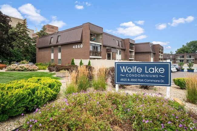 Building Photo - 4860 Park Commons Dr Rental