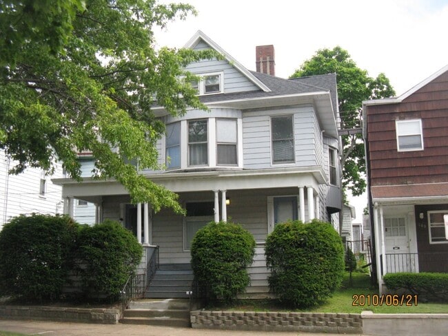 Photo - 257 W 8th St