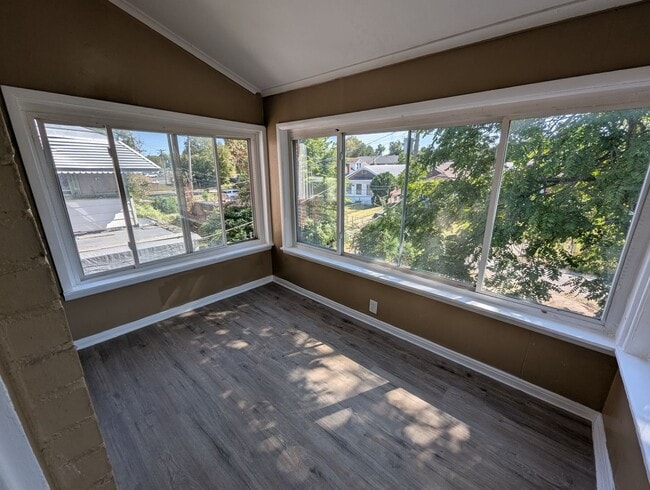 Photo - 5120 Lexington Ave Unit 2F