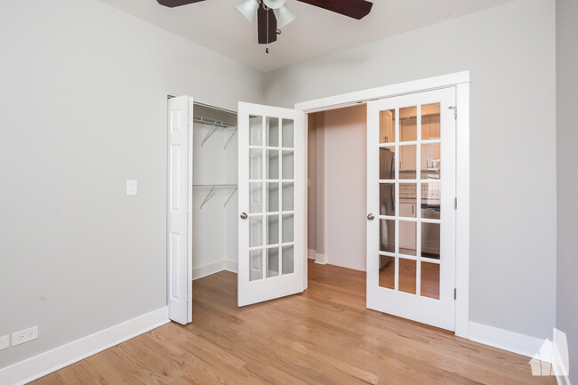 Photo - 2437 N Ashland Ave Apartments Unit 2F