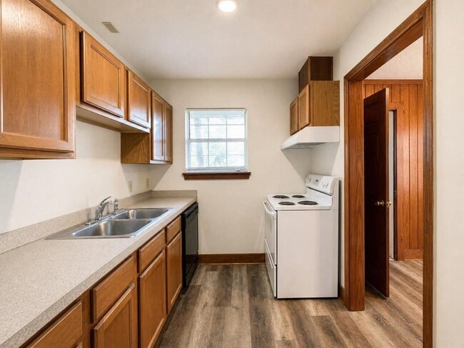 330 Michael Cir