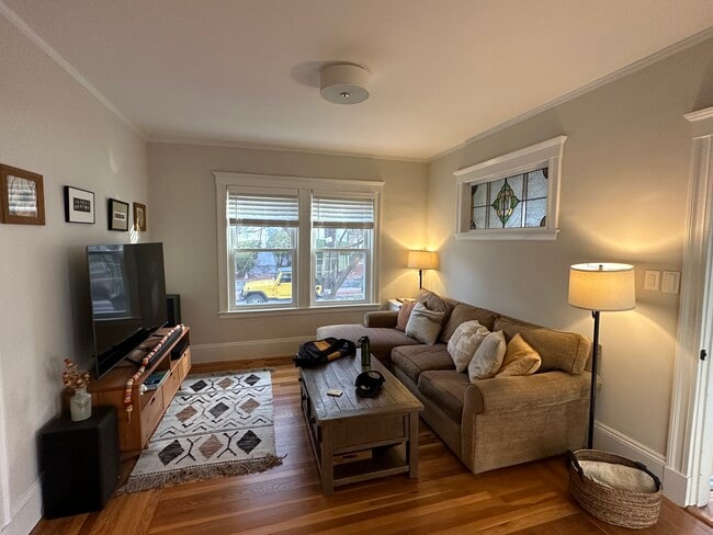 Photo - 26 Playstead Rd Unit 1