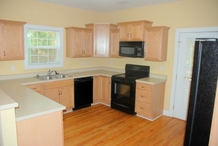 Photo - 3B/2b Craftsman style house