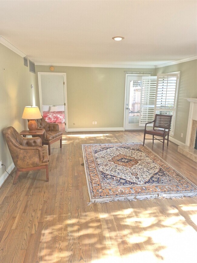 Building Photo - 1601 S Shepherd Dr Unit True