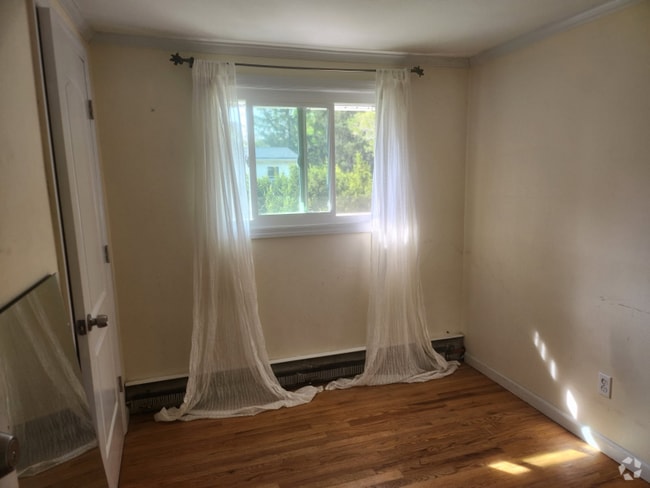 Building Photo - 62 Ridge Ave Rental
