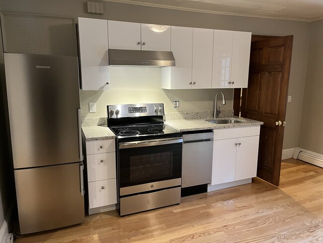 Building Photo - 28 Fayette St Unit 1 Rental