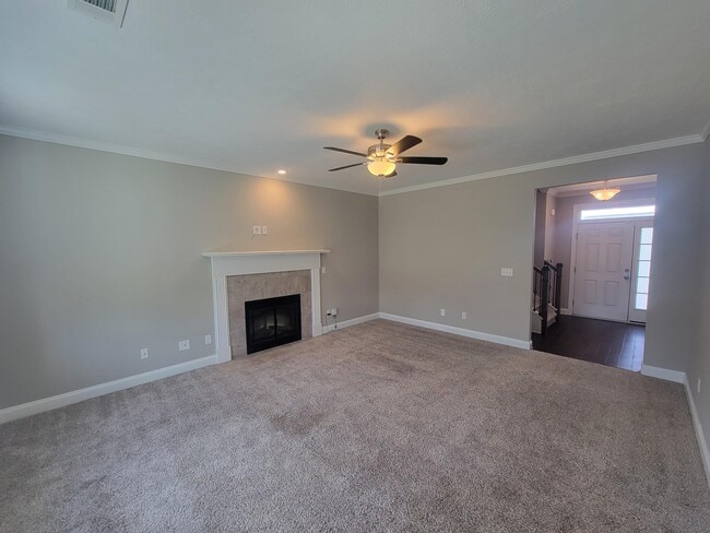 Photo - 1733 Ethan Way