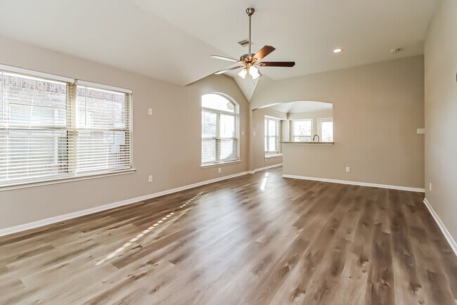 Photo - 323 Sea Breeze Dr