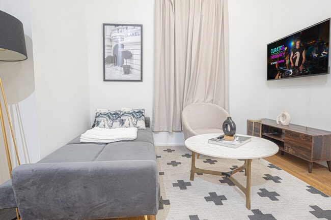 Building Photo - 703 Jefferson Ave Unit SI ID1359077P