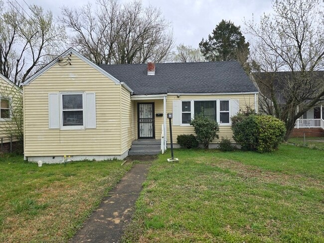 Building Photo - 2212 Ferndale Ave