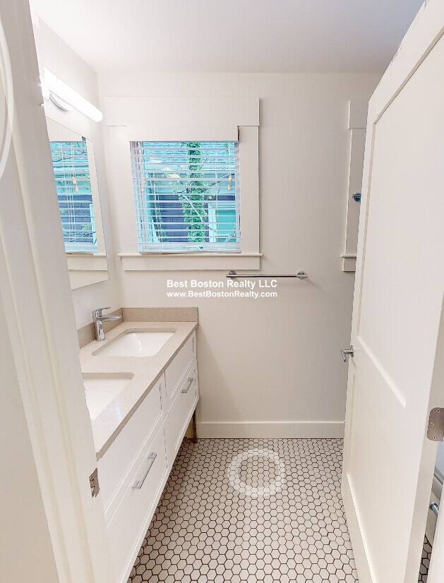 Photo - 208-210 Banks St. Unit 2 Unidad 2