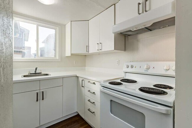 Photo - Queen's Way Court