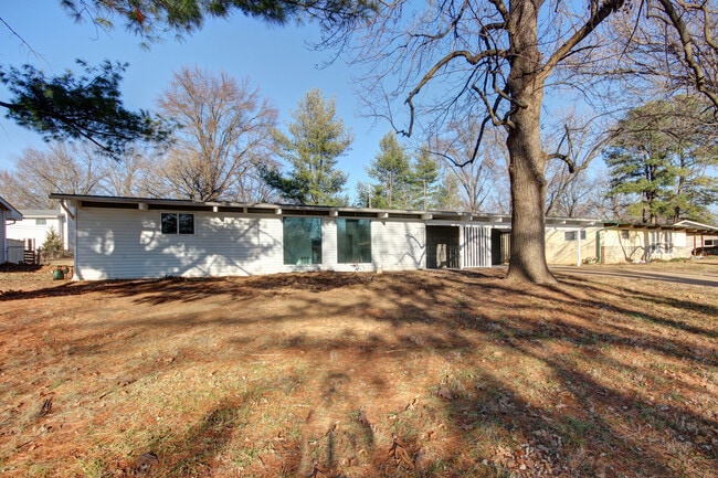 Photo - 403 Whitehall Dr