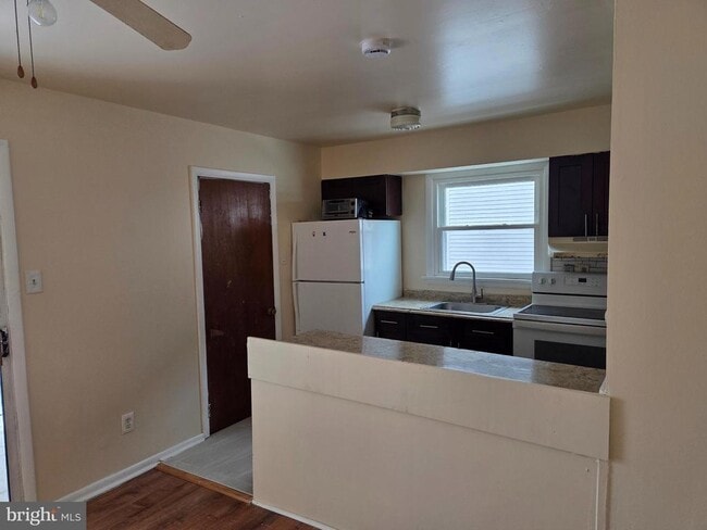 Photo - 15 W Plumstead Ave