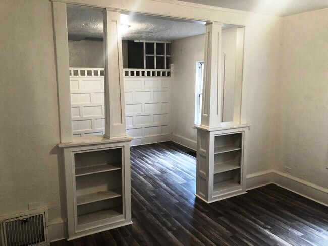 Photo - 507 - 1127-29 Victory Street Unit 1129 Victory St