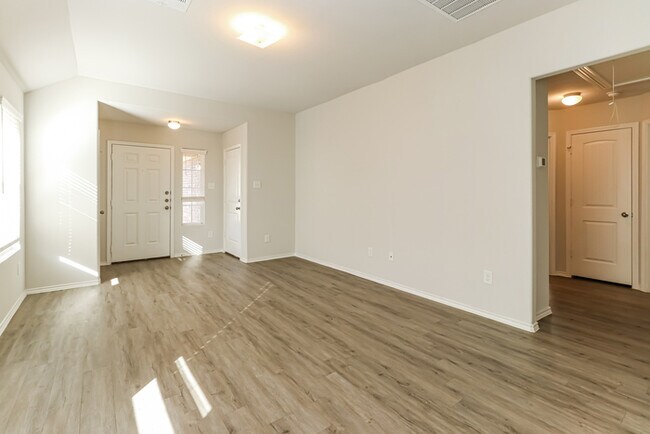Photo - 2512 N Lina Ct