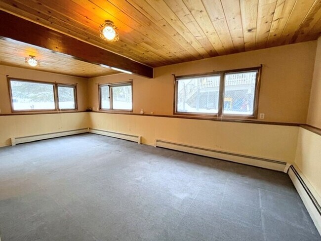 Photo - 2405 Glenkerry Dr