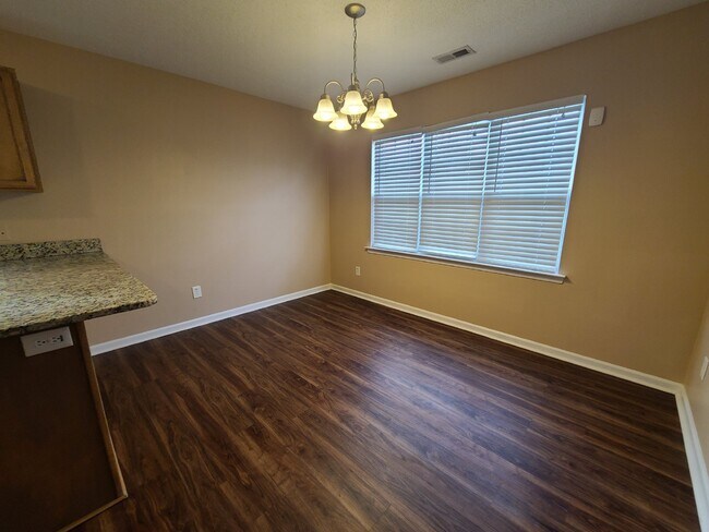 Photo - 310 Mattocks Ave