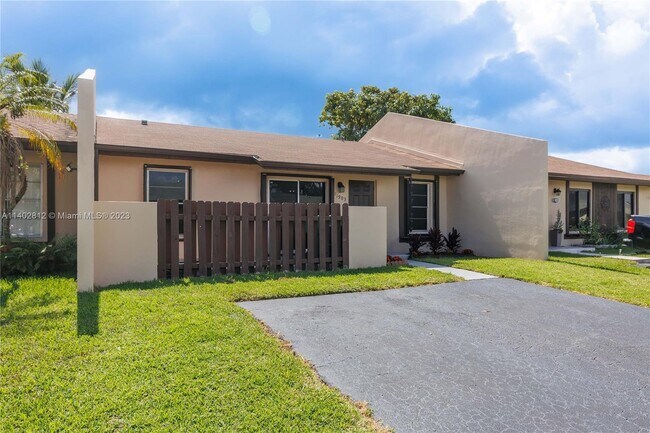 Photo - 11903 SW 110th St Cir E