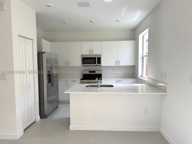 Photo - 2877 SE 24th St