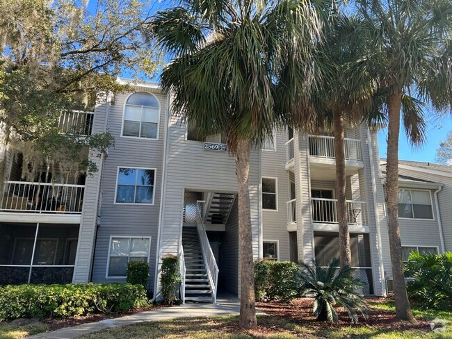 Building Photo - Lake Mary Condo ~ New Paint, Laminate Floo...