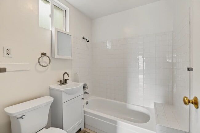Photo - 1733 McAllister St Unit 2