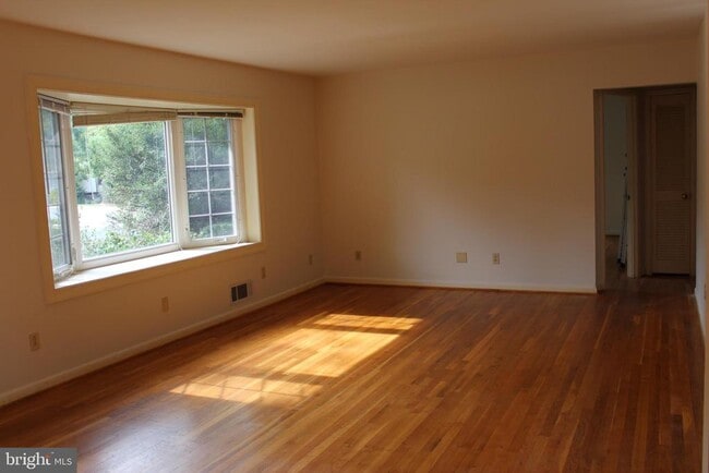 Photo - 545 Beall Ave