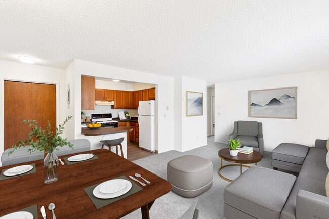1BR, 1BA - 645SF - Dining Room