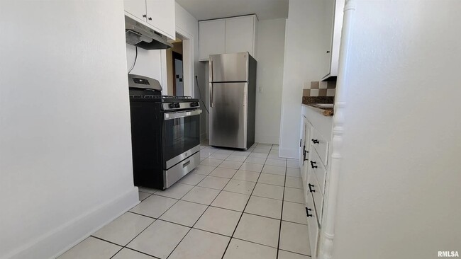 Photo - 212 E Maywood Ave