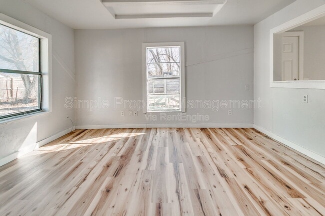 Photo - 620 W Acres St