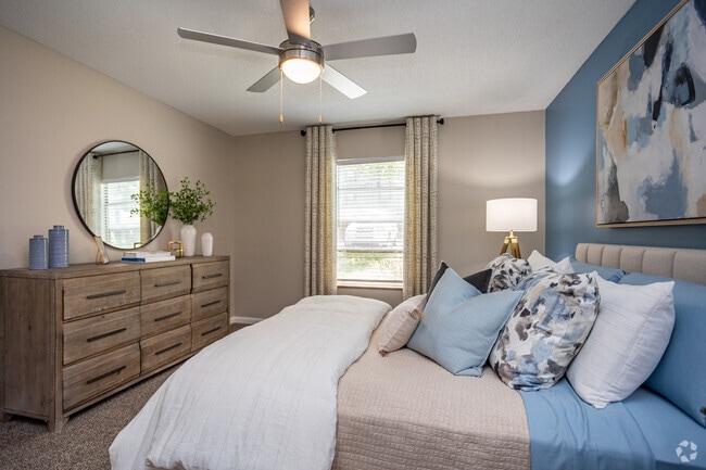 2BR, 2BA - 1,078SF - Primary Bedroom