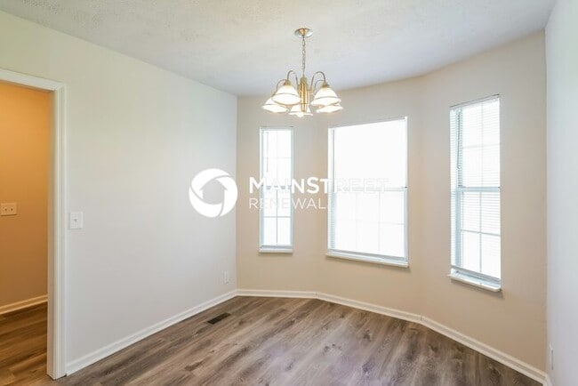 Photo - 3 Bedroom Pet-Friendly Home in Madison, TN with Main Street Renewal