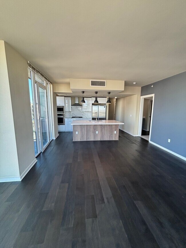 Photo - Views Galore, TOP FLOOR PENTHOUSE!!!